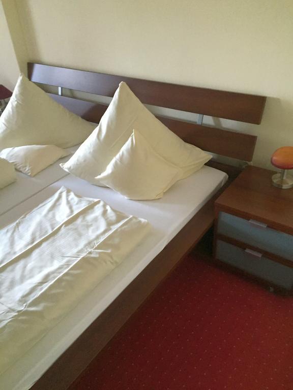 Hotel Rave Фелен Екстер'єр фото